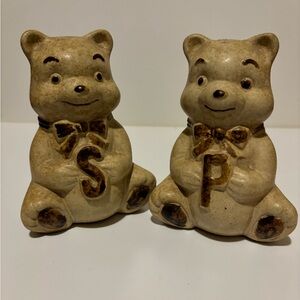 Bears Salt & Pepper Shakers by Treasure Craft.